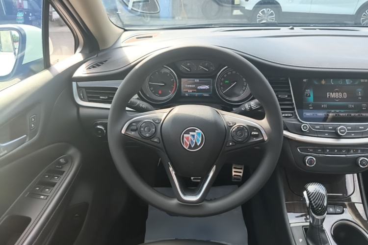 Used Buick Verano 2018 Sedan 20T Dual-Clutch Leading Model Steering Wheel