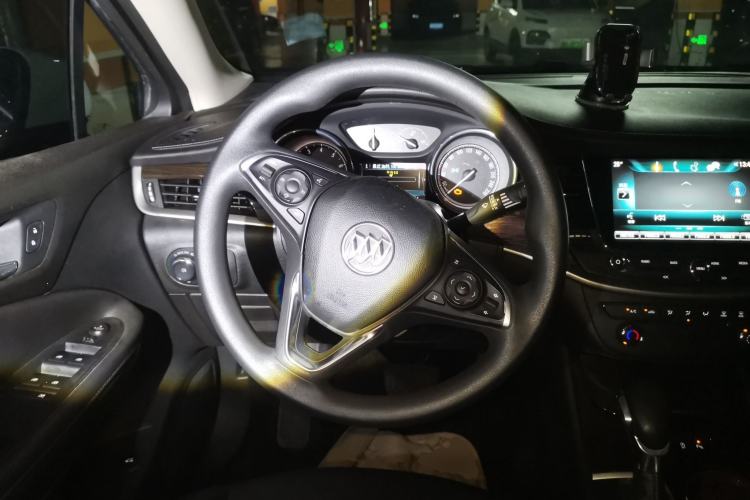 Used Buick Verano 2018 Sedan 20T Dual-Clutch Leading Model Steering Wheel