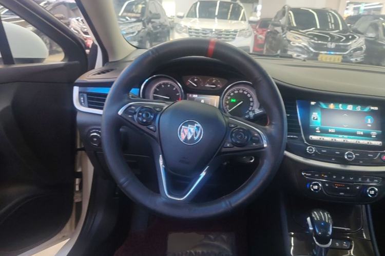 Used Buick Verano 2018 Sedan 20T Dual-Clutch Elite Model Steering Wheel