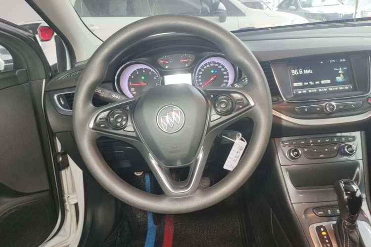 Used Buick Verano 2018 Hatchback 15S Automatic Leading Model Steering Wheel