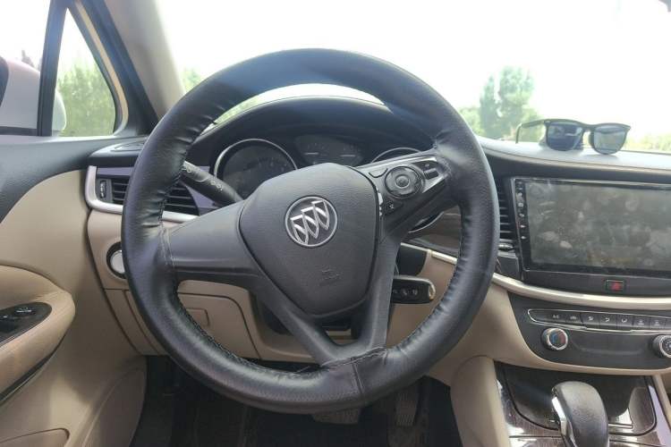 Used Buick Verano 2018 Sedan 15S Automatic Entry Model Steering Wheel