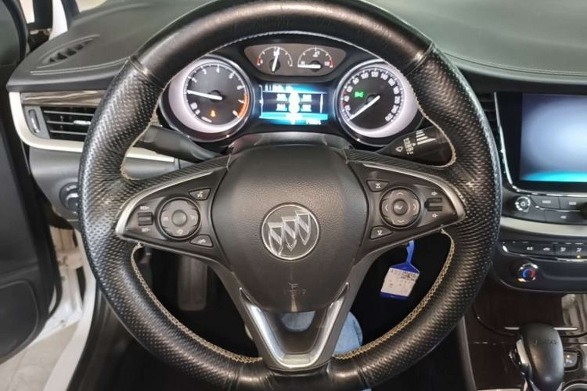 Used Buick Verano 2018 Sedan 20T Dual-Clutch Leading Model Steering Wheel