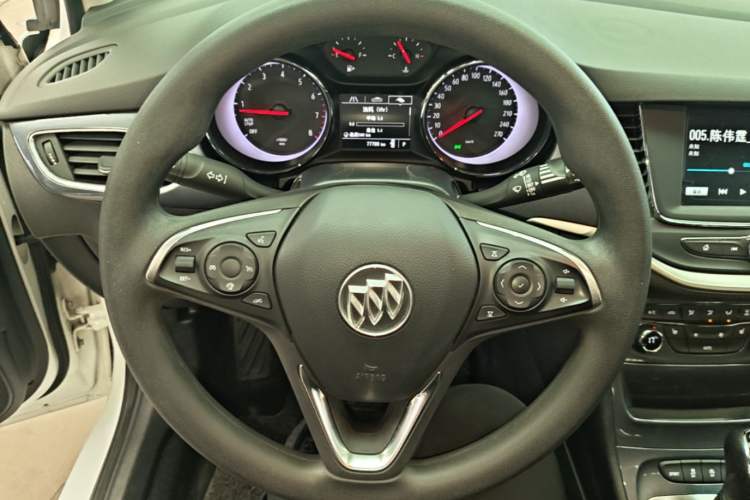 Used Buick Verano 2018 Hatchback 15S Automatic Leading Model Steering Wheel