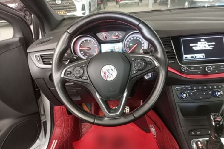 Used Buick Verano 2018 Hatchback GS 20T Dual-Clutch Luxury Model Steering Wheel