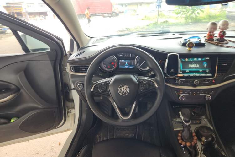 Used Buick Verano 2018 Sedan 20T Dual-Clutch Leading Model Steering Wheel