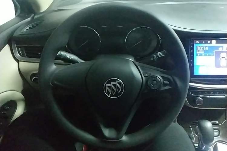 Used Buick Verano 2018 Sedan 15S Automatic Entry Model Steering Wheel