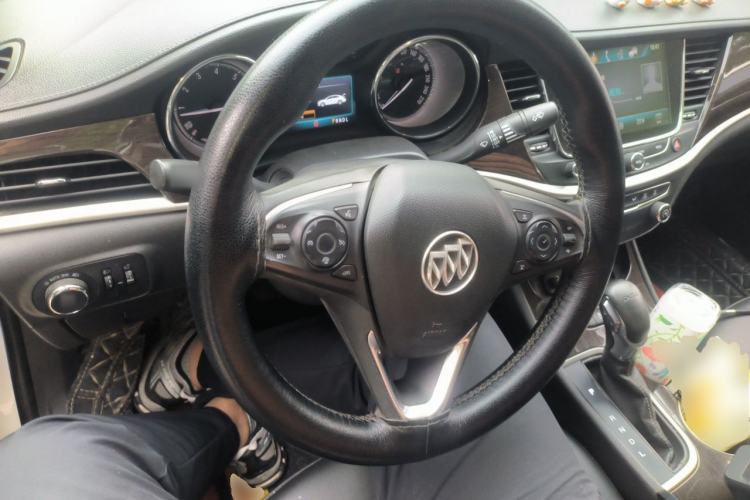 Used Buick Verano 2018 Sedan 20T Dual-Clutch Leading Model Steering Wheel