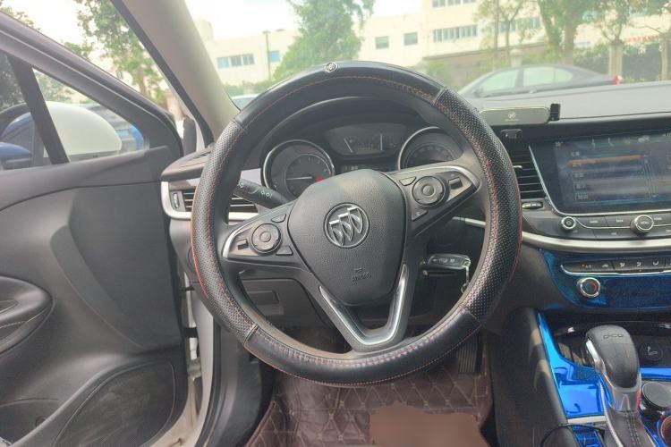 Used Buick Verano 2018 Sedan 20T Dual-Clutch Leading Model Steering Wheel