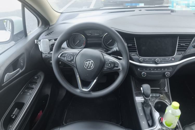 Used Buick Verano 2018 Sedan 20T Dual-Clutch Leading Model Steering Wheel