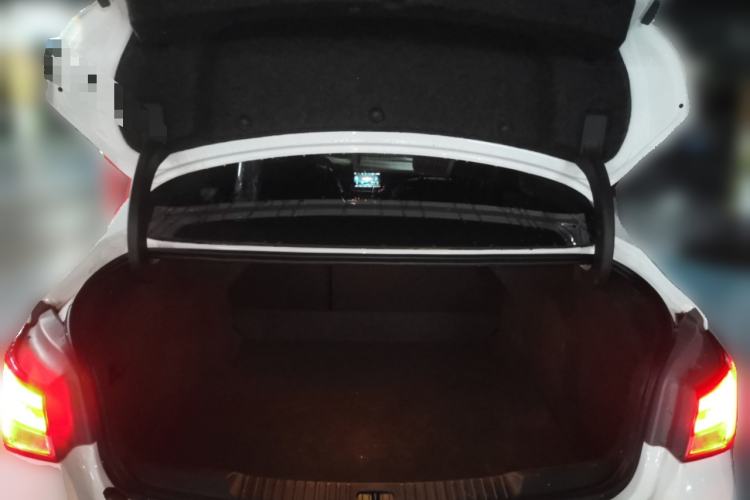 Used Buick Verano 2018 Sedan 20T Dual-Clutch Leading Model Trunk
