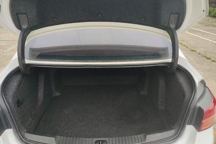 Used Buick Verano 2018 Sedan 15S Automatic Entry Model Trunk