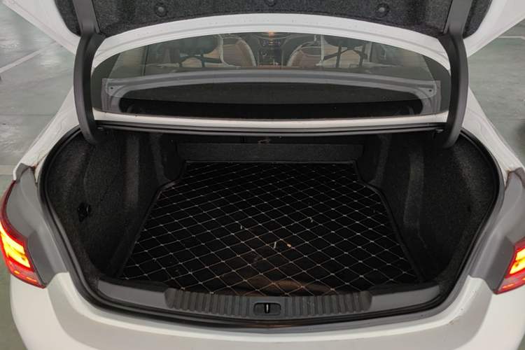 Used Buick Verano 2018 Sedan 15S Automatic Leading Model Trunk
