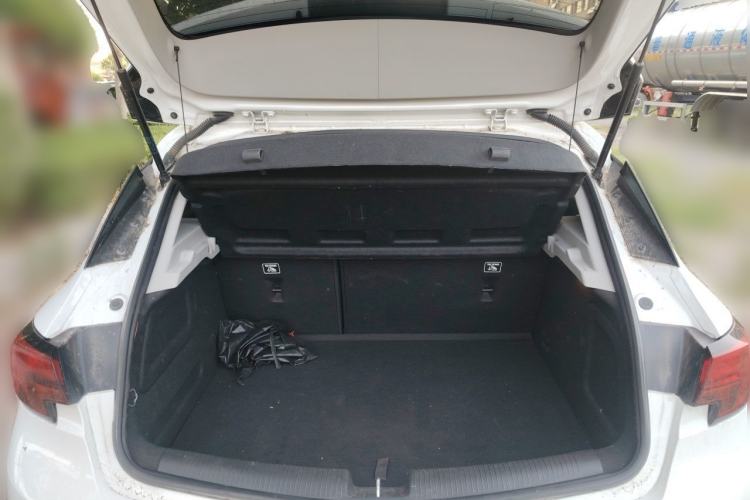 Used Buick Verano 2018 Hatchback 15S Automatic Leading Model Trunk