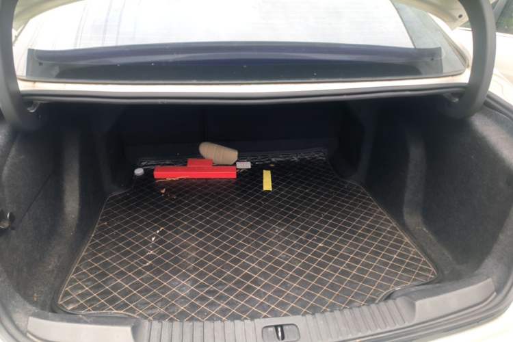 Used Buick Verano 2018 Hatchback 15S Automatic Leading Model Trunk