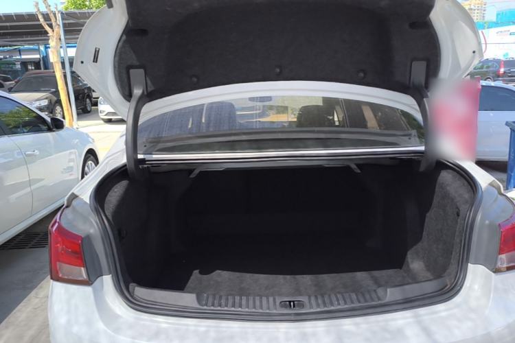 Used Buick Verano 2018 Sedan 20T Dual-Clutch Leading Model Trunk