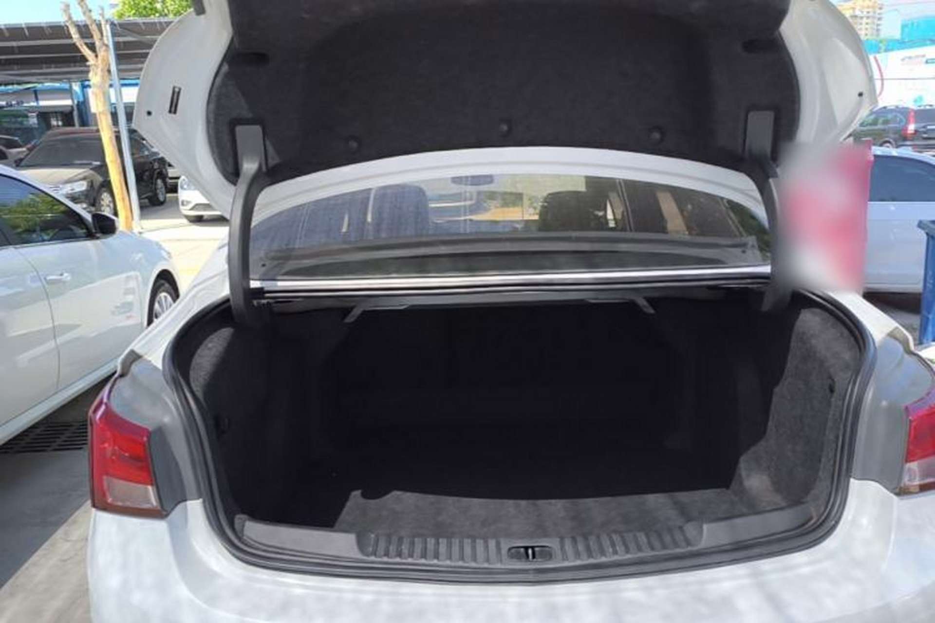 Used Buick Verano 2018 Sedan 20T Dual-Clutch Leading Model Trunk