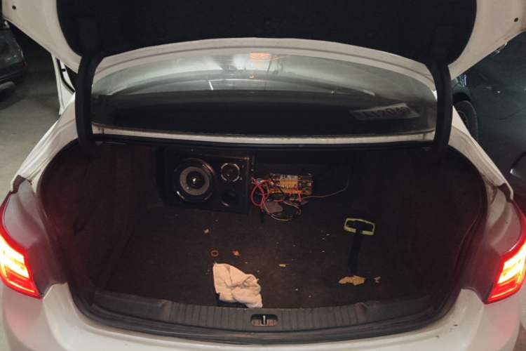 Used Buick Verano 2018 Sedan 20T Dual-Clutch Elite Model Trunk