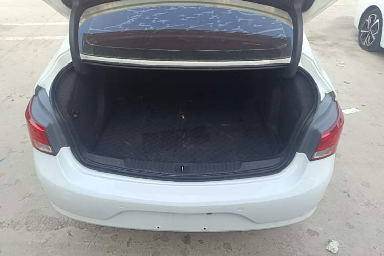 Used Buick Verano 2018 Sedan 15S Automatic Leading Model Trunk