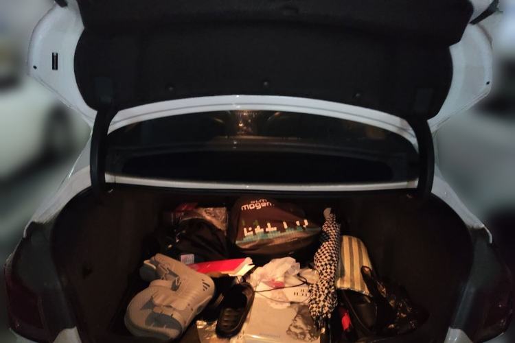Used Buick Verano 2018 Sedan 20T Dual-Clutch Leading Model Trunk