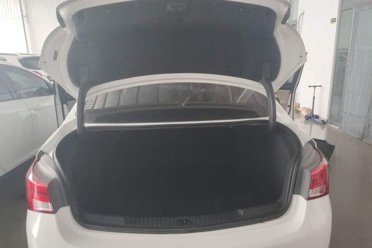 Used Buick Verano 2018 Sedan 15S Automatic Leading Model Trunk