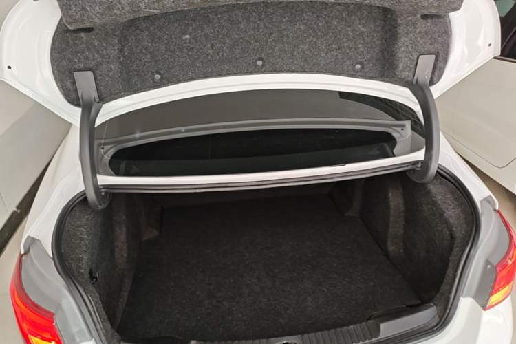 Used Buick Verano 2018 Sedan 15S Automatic Leading Model Trunk