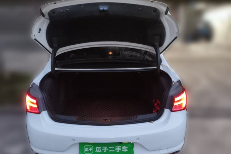 Used Buick Verano 2018 Sedan 20T Dual-Clutch Leading Model Trunk