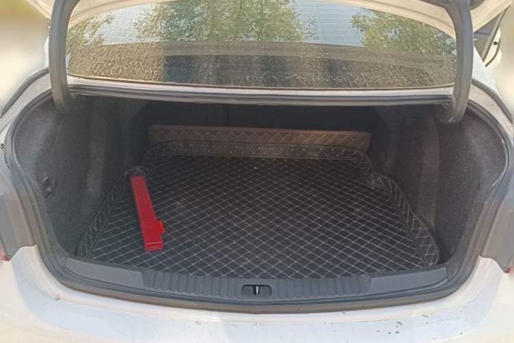 Used Buick Verano 2018 Sedan 20T Dual-Clutch Leading Model Trunk
