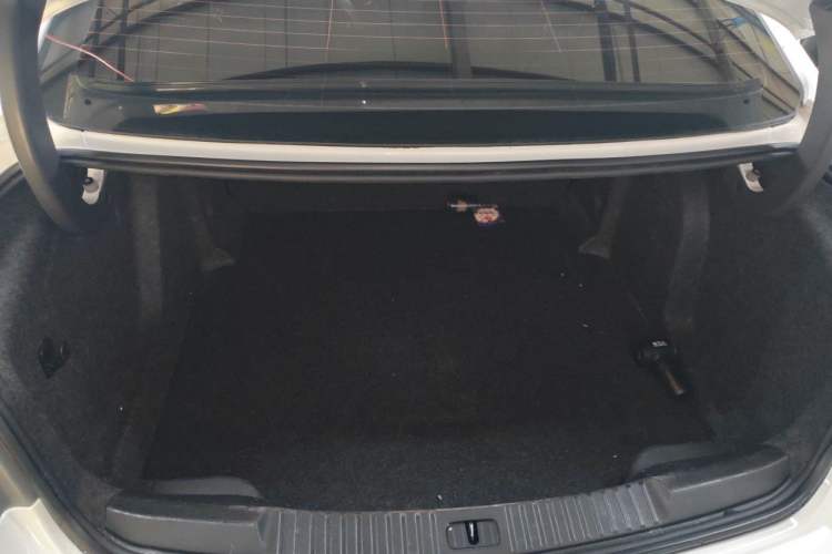 Used Buick Verano 2018 Sedan 20T Dual-Clutch Leading Model Trunk