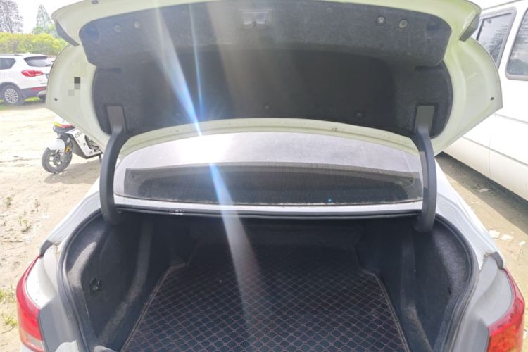 Used Buick Verano 2018 Sedan 15S Automatic Leading Model Trunk