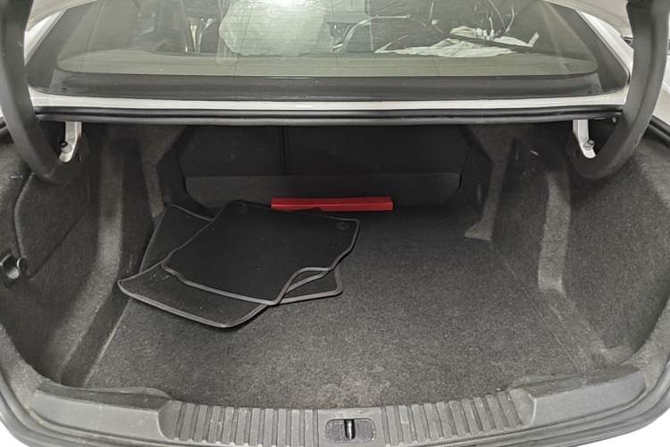 Used Buick Verano 2018 Sedan 15S Automatic Leading Model Trunk