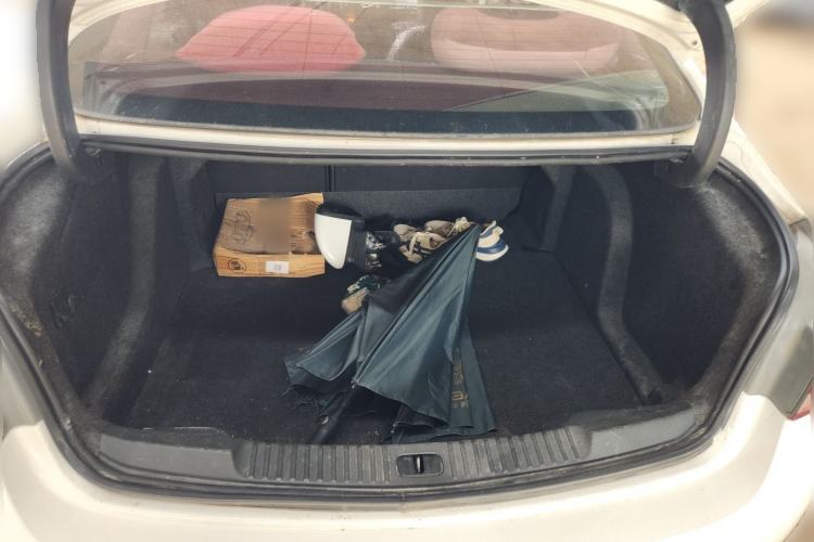 Used Buick Verano 2018 Sedan 20T Dual-Clutch Leading Model Trunk