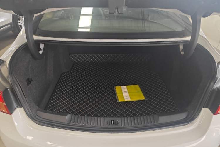 Used Buick Verano 2018 Sedan 15S Automatic Entry Model Trunk