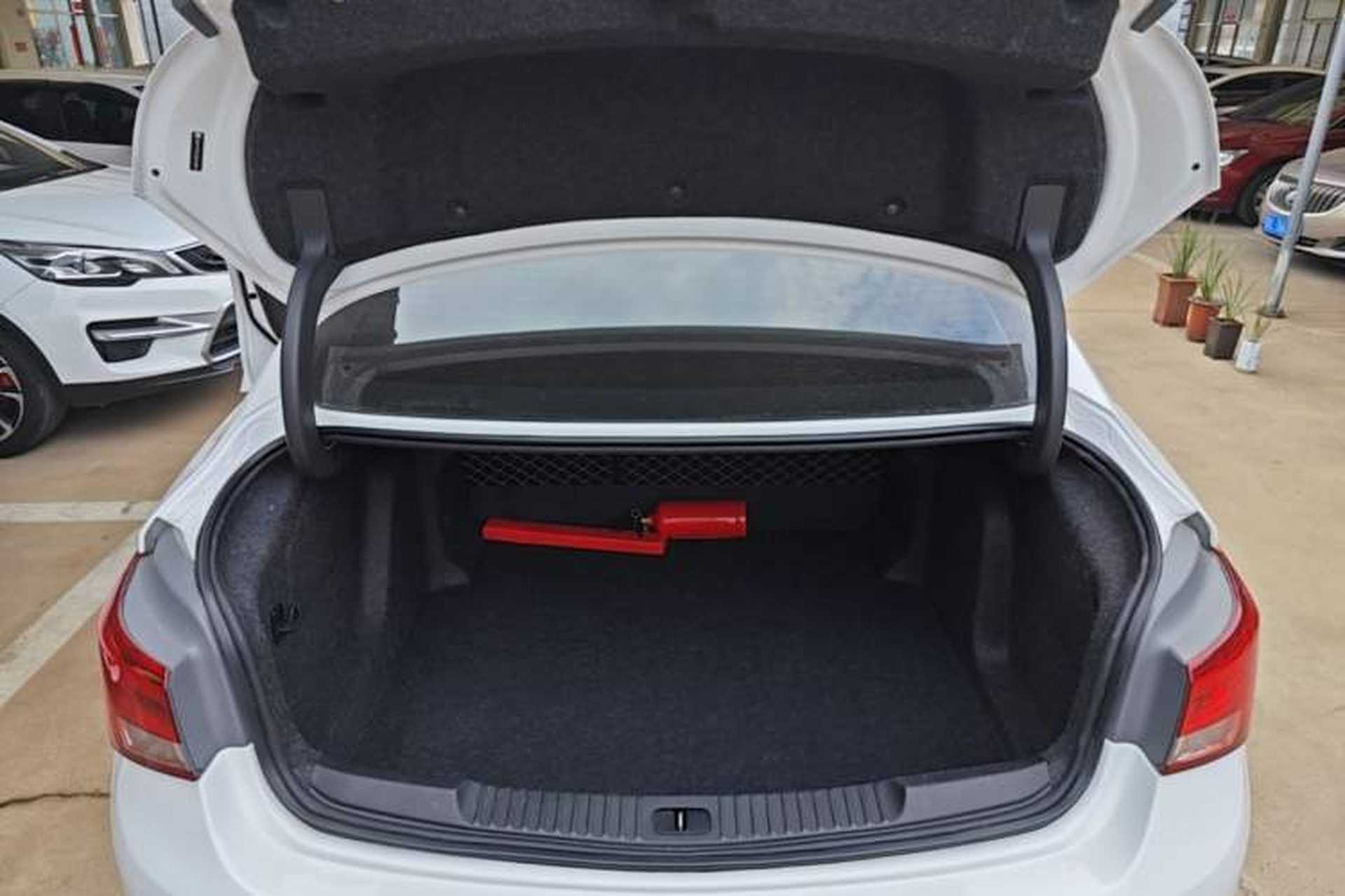 Used Buick Verano 2018 Sedan 20T Dual-Clutch Leading Model Trunk