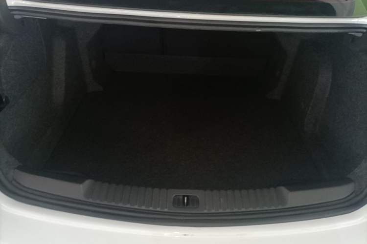 Used Buick Verano 2018 Sedan 15S Automatic Leading Model Trunk
