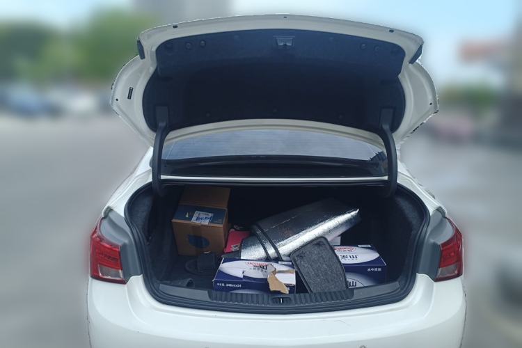 Used Buick Verano 2018 Sedan 20T Dual-Clutch Leading Model Trunk