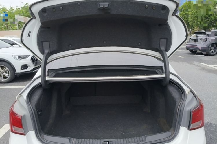 Used Buick Verano 2018 Sedan 20T Dual-Clutch Leading Model Trunk