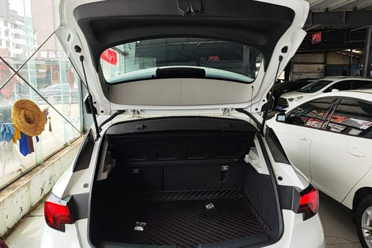 Used Buick Verano 2018 Hatchback 15S Automatic Ambition Model Trunk