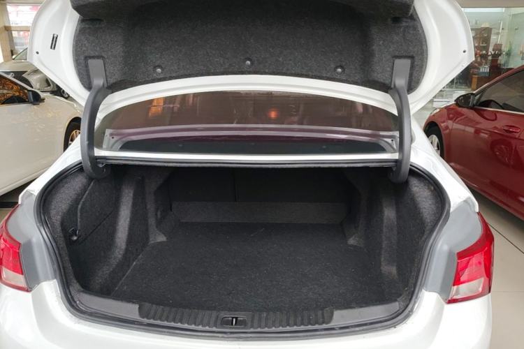 Used Buick Verano 2018 Sedan 15S Automatic Leading Model Trunk