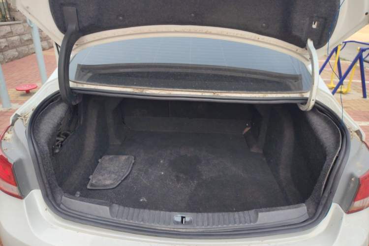 Used Buick Verano 2018 Sedan 20T Dual-Clutch Leading Model Trunk