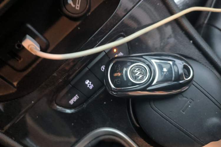 Used Buick Verano 2018 Sedan 20T Dual-Clutch Luxury Model Vehicle Key