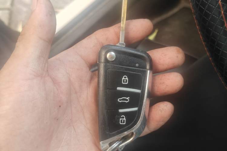 Used Buick Verano 2018 Sedan 20T Dual-Clutch Leading Model Vehicle Key