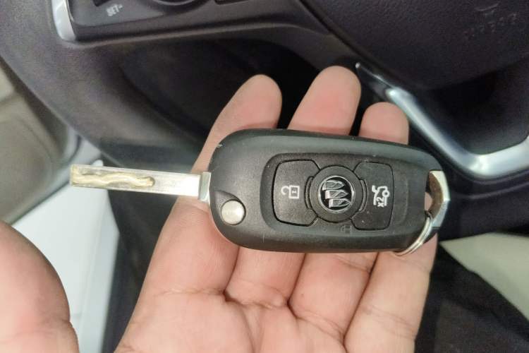 Used Buick Verano 2018 Sedan 15S Automatic Leading Model Vehicle Key