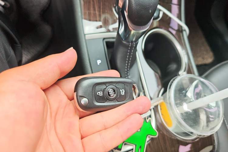 Used Buick Verano 2018 Sedan 20T Dual-Clutch Leading Model Vehicle Key