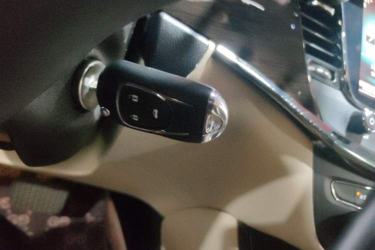 Used Buick Verano 2018 Sedan 15S Automatic Leading Model Vehicle Key