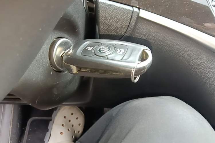 Used Buick Verano 2018 Sedan 20T Dual-Clutch Elite Model Vehicle Key