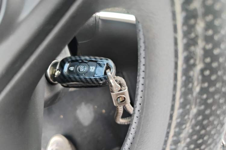 Used Buick Verano 2018 Sedan 20T Dual-Clutch Leading Model Vehicle Key
