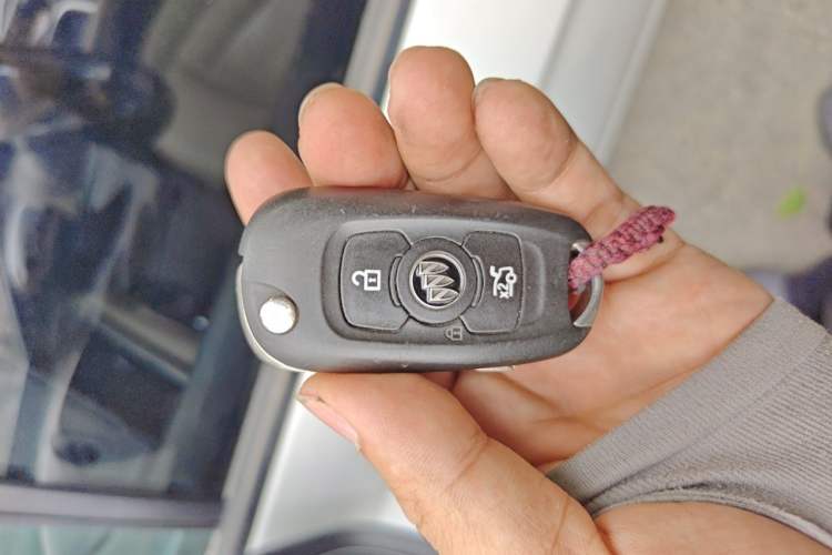 Used Buick Verano 2018 Sedan 15S Automatic Leading Model Vehicle Key