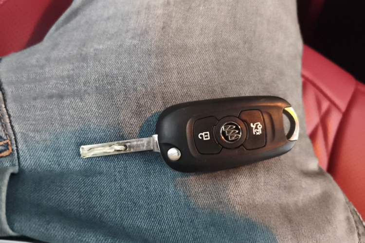 Used Buick Verano 2018 Sedan 20T Dual-Clutch Leading Model Vehicle Key