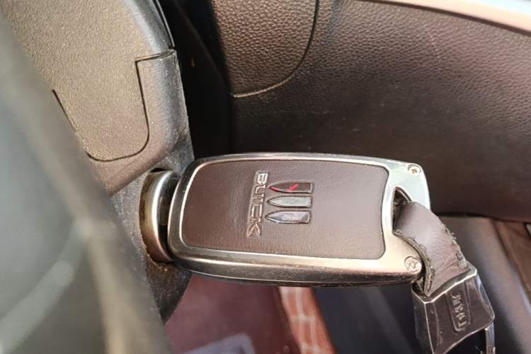 Used Buick Verano 2018 Sedan 20T Dual-Clutch Leading Model Vehicle Key