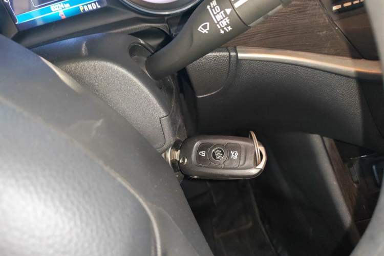Used Buick Verano 2018 Sedan 20T Dual-Clutch Leading Model Vehicle Key